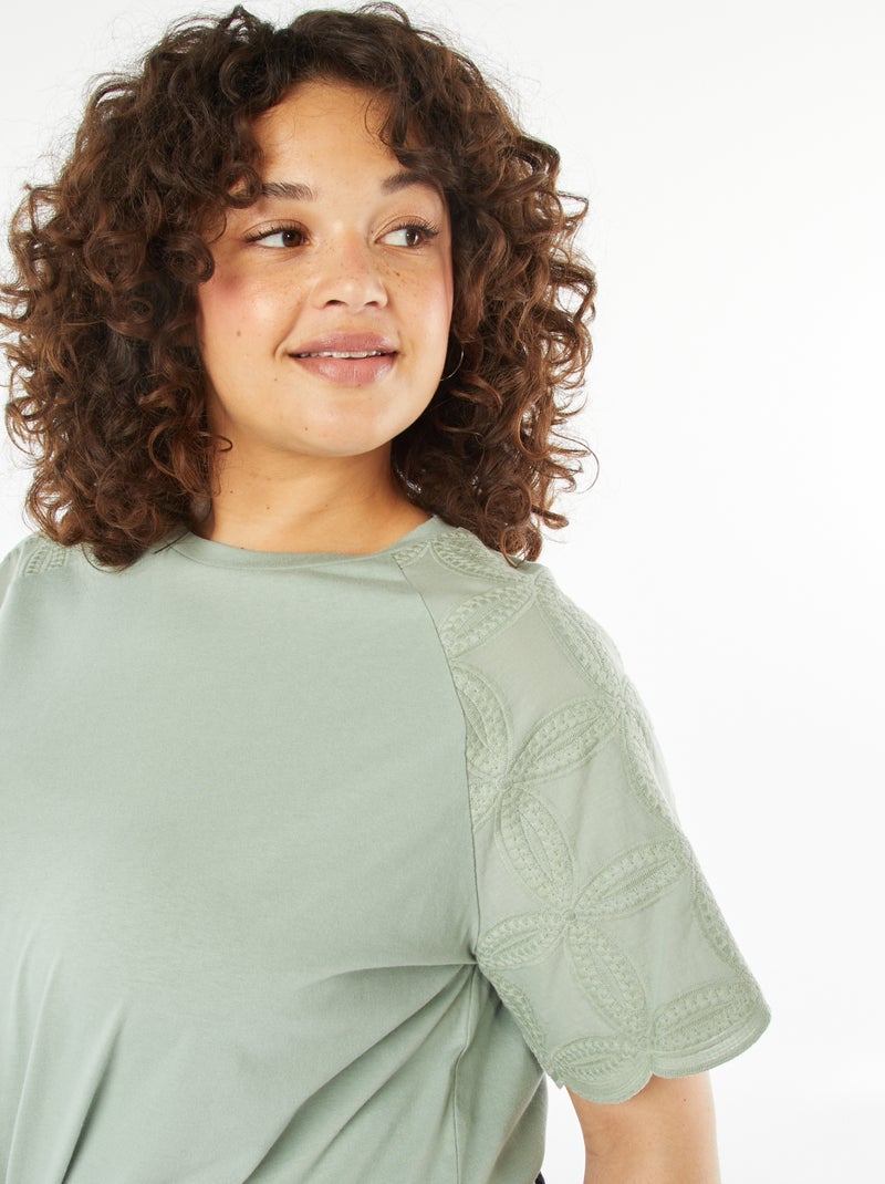 T-shirt de manga curta em macramé VERDE - Kiabi