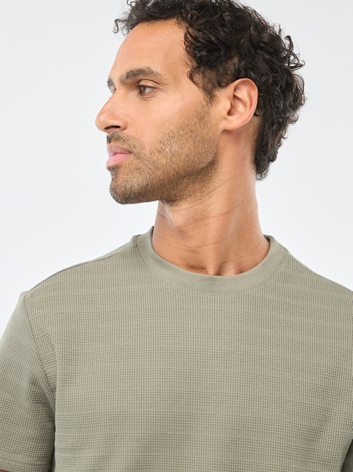 T-shirt de manga curta em malha waffle - Kiabi