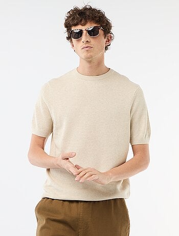 T-shirt de manga curta em material fantasia