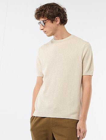 T-shirt de manga curta em material fantasia