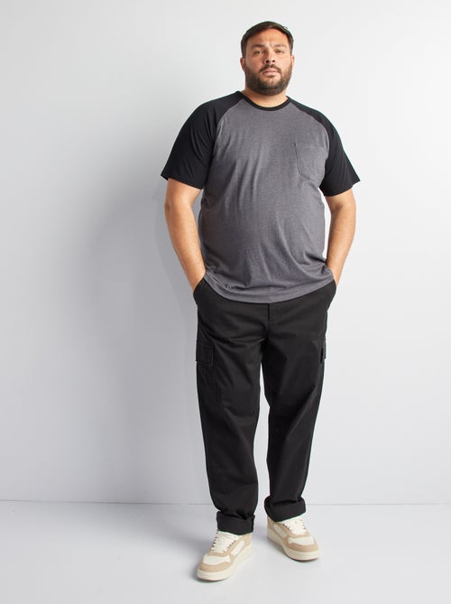 T-shirt de manga curta raglã com bolso frontal - Kiabi