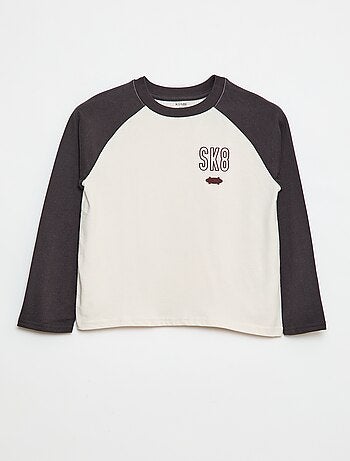 T-shirt de manga em raglã