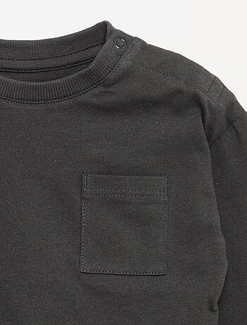 T-shirt de mangas compridas com bolso no peito