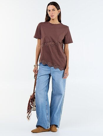 T-shirt de mangas curtas com renda