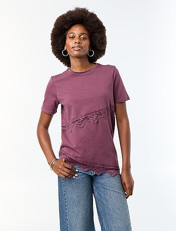 T-shirt de mangas curtas com renda