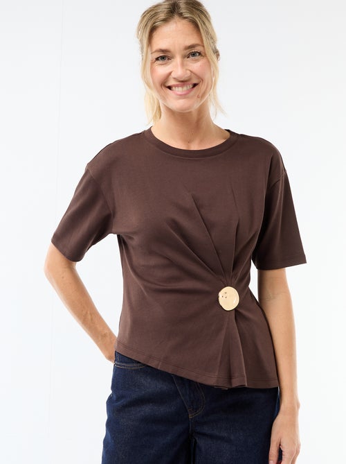 T-shirt de mangas curtas drapeado com bijuteria - Kiabi