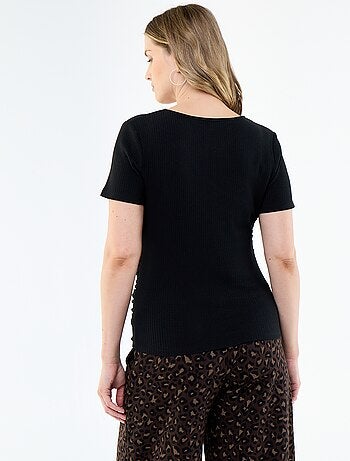 T-shirt de maternidade com decote cruzado