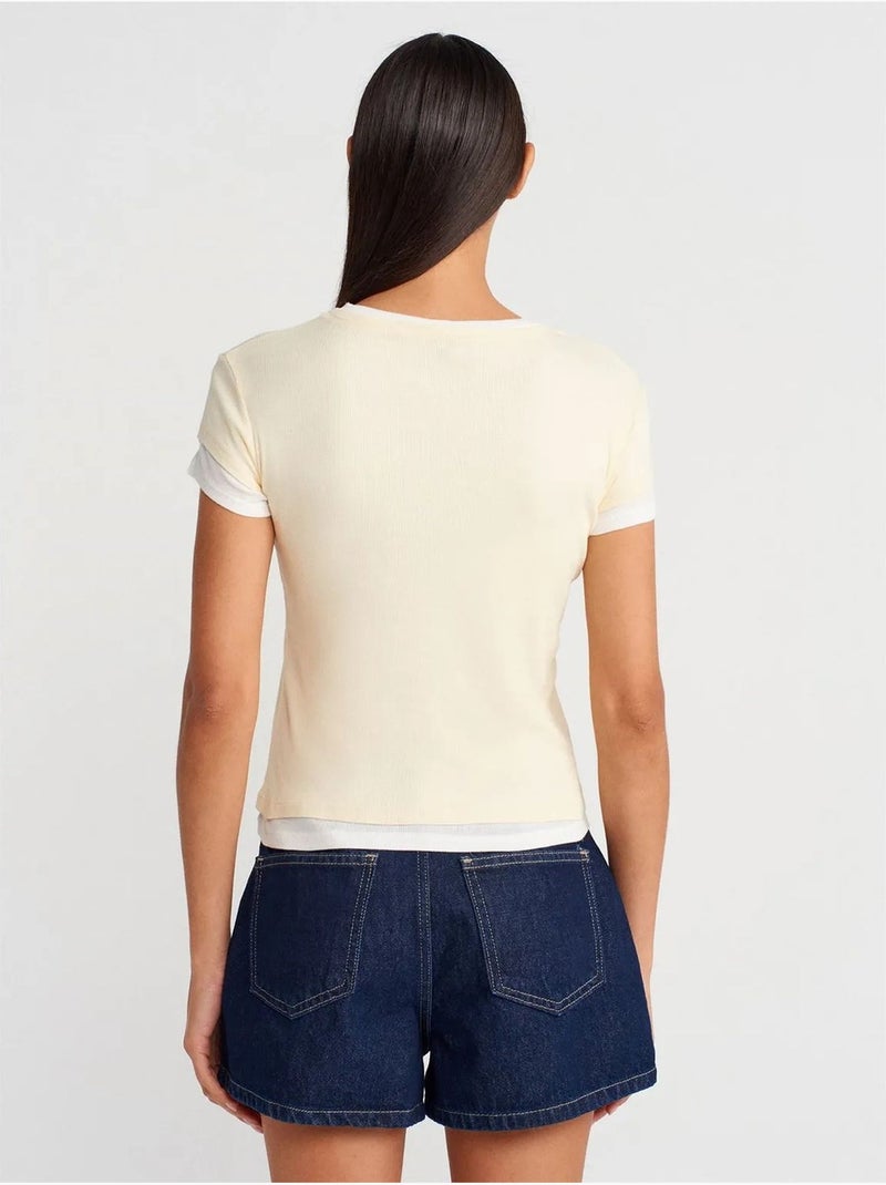 T-shirt de mulher em algodão com decote em v e botões dilvin Creme - Kiabi