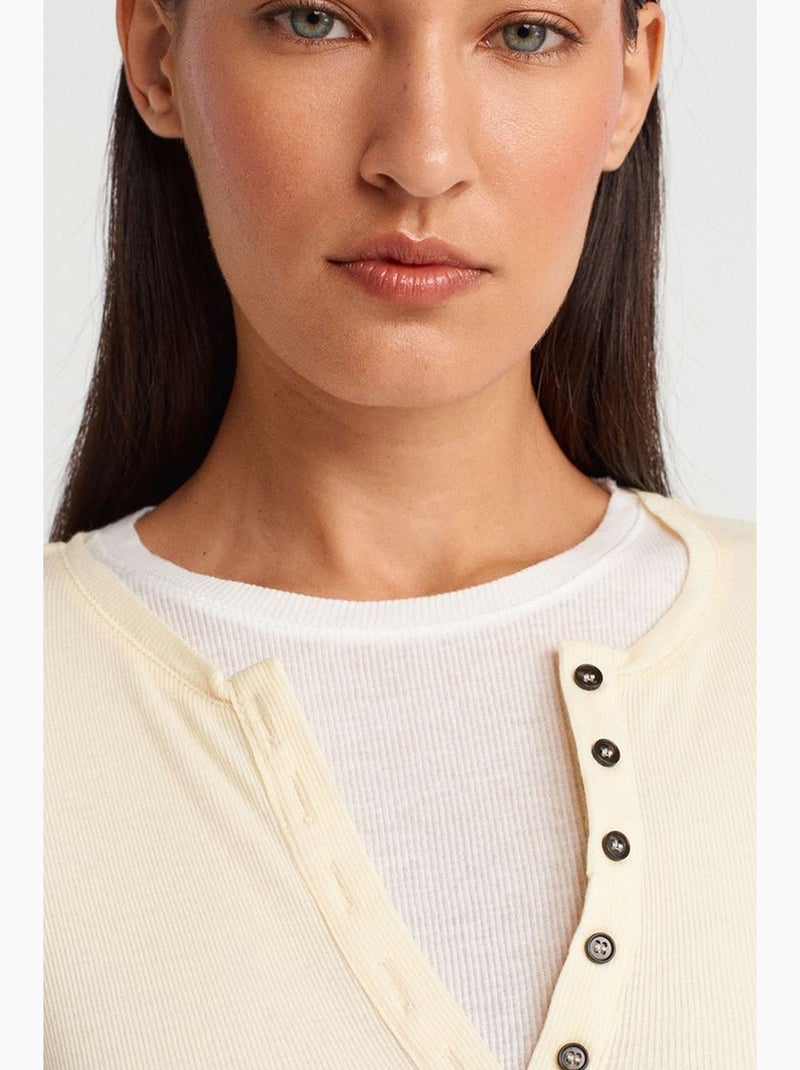 T-shirt de mulher em algodão com decote em v e botões dilvin Creme - Kiabi