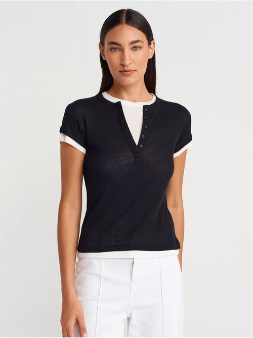 T-shirt de mulher em algodão com decote em v e botões dilvin - Kiabi T-shirt de mulher em algodão com decote em v e botões dilvin - Kiabi