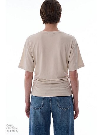 T-shirt de mulher em modal com detalhe na cintura e franzido penti