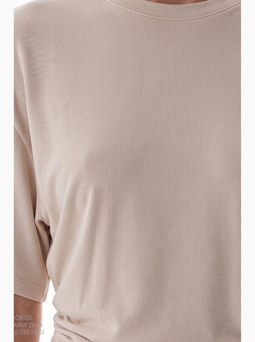 T-shirt de mulher em modal com detalhe na cintura e franzido penti - Kiabi T-shirt de mulher em modal com detalhe na cintura e franzido penti - Kiabi