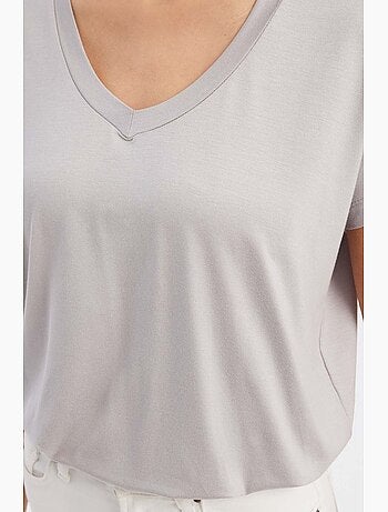T-shirt descontraída de manga curta com decote em v hiccup
