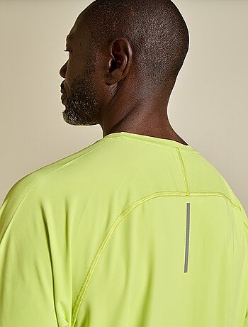T-shirt desportiva - (ekstract)