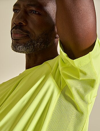 T-shirt desportiva - (ekstract)
