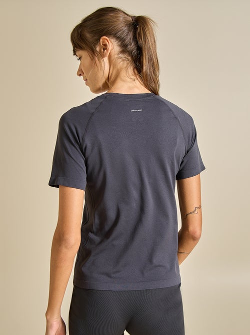 T-shirt desportivo efeito segunda pele - (ekstract) - Kiabi T-shirt desportivo efeito segunda pele - (ekstract) - Kiabi