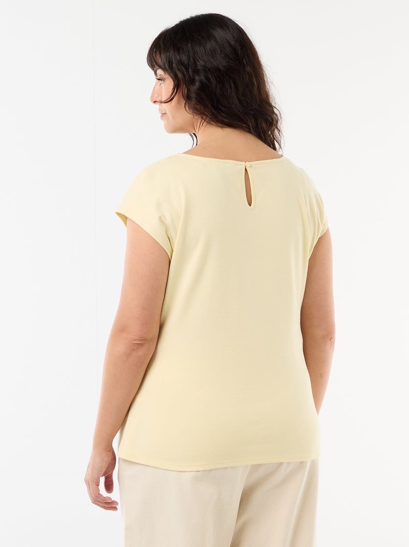 T-shirt drapeada com joia dourada Amarelo - Kiabi