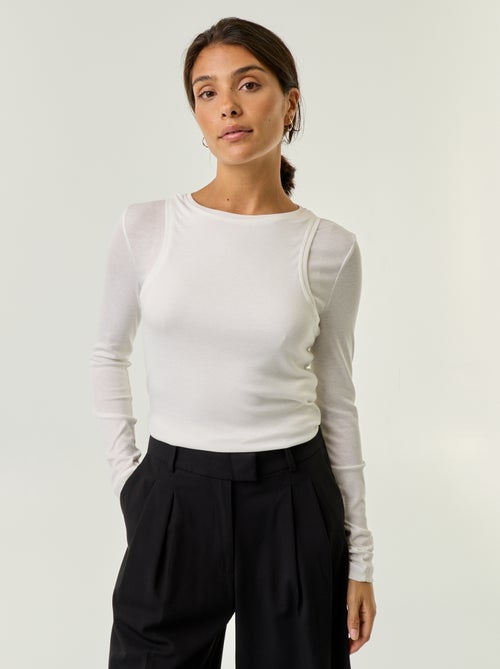 T-shirt efeito 2 em 1 com top de alças - Kiabi T-shirt efeito 2 em 1 com top de alças - Kiabi