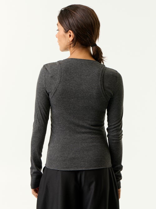 T-shirt efeito 2 em 1 com top de alças - Kiabi T-shirt efeito 2 em 1 com top de alças - Kiabi
