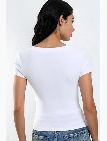 T-shirt elástica de manga curta com decote em v busem