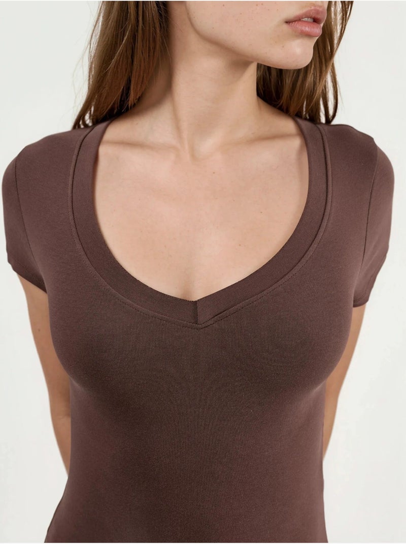 T-shirt elástica de manga curta com decote em v busem Castanho-claro - Kiabi