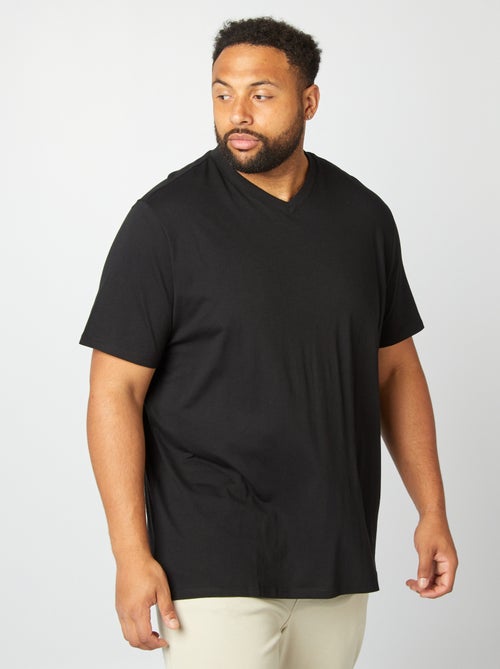 T-shirt em algodão com decote em V para homem - Kiabi T-shirt em algodão com decote em V para homem - Kiabi