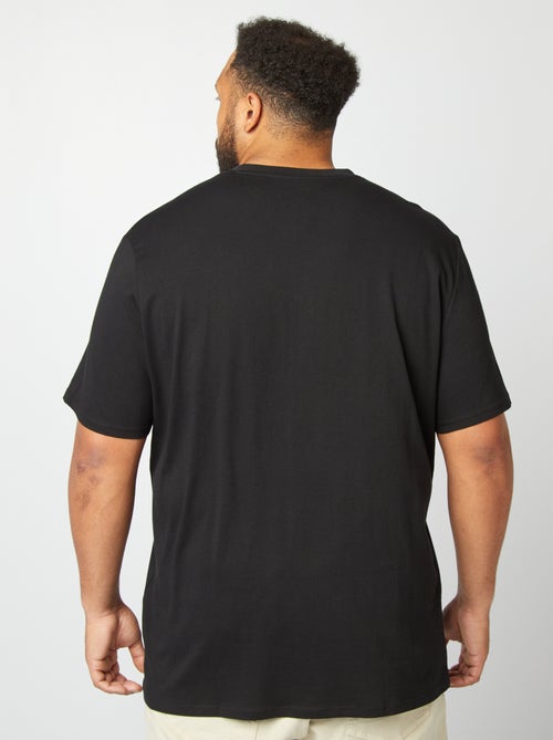 T-shirt em algodão com decote em V para homem - Kiabi T-shirt em algodão com decote em V para homem - Kiabi