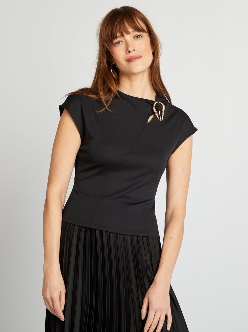 T-shirt em cetim com fivela metálica na gola Preto - Kiabi