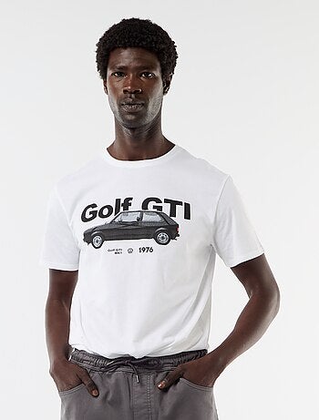 T-shirt em homenagem ao 'Golf GTI' da 'Volkswagen'