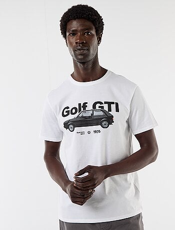 T-shirt em homenagem ao 'Golf GTI' da 'Volkswagen'