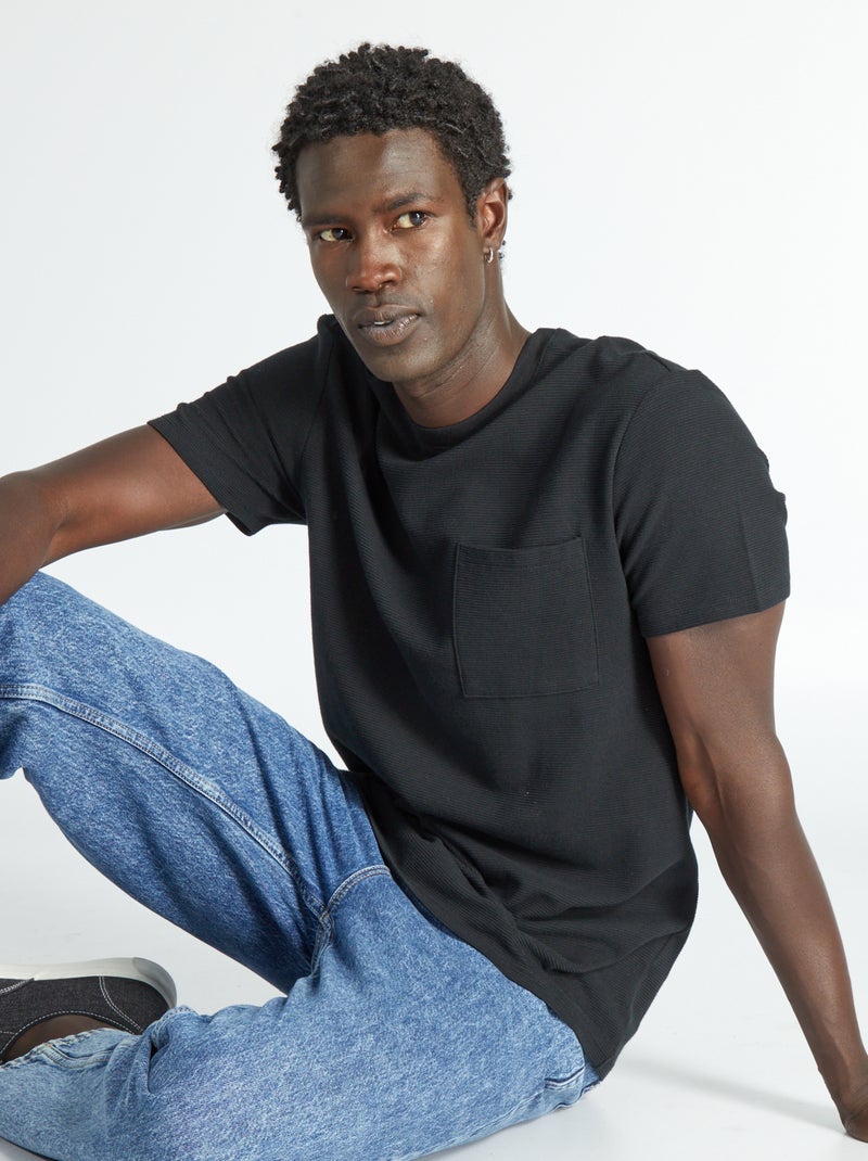 T-shirt em jacquard lisa às riscas Preto - Kiabi