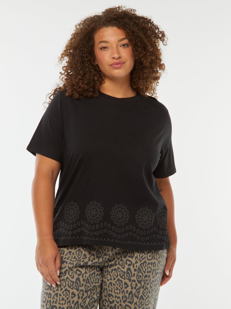 T-shirt em jersey com bordado na base Preto - Kiabi