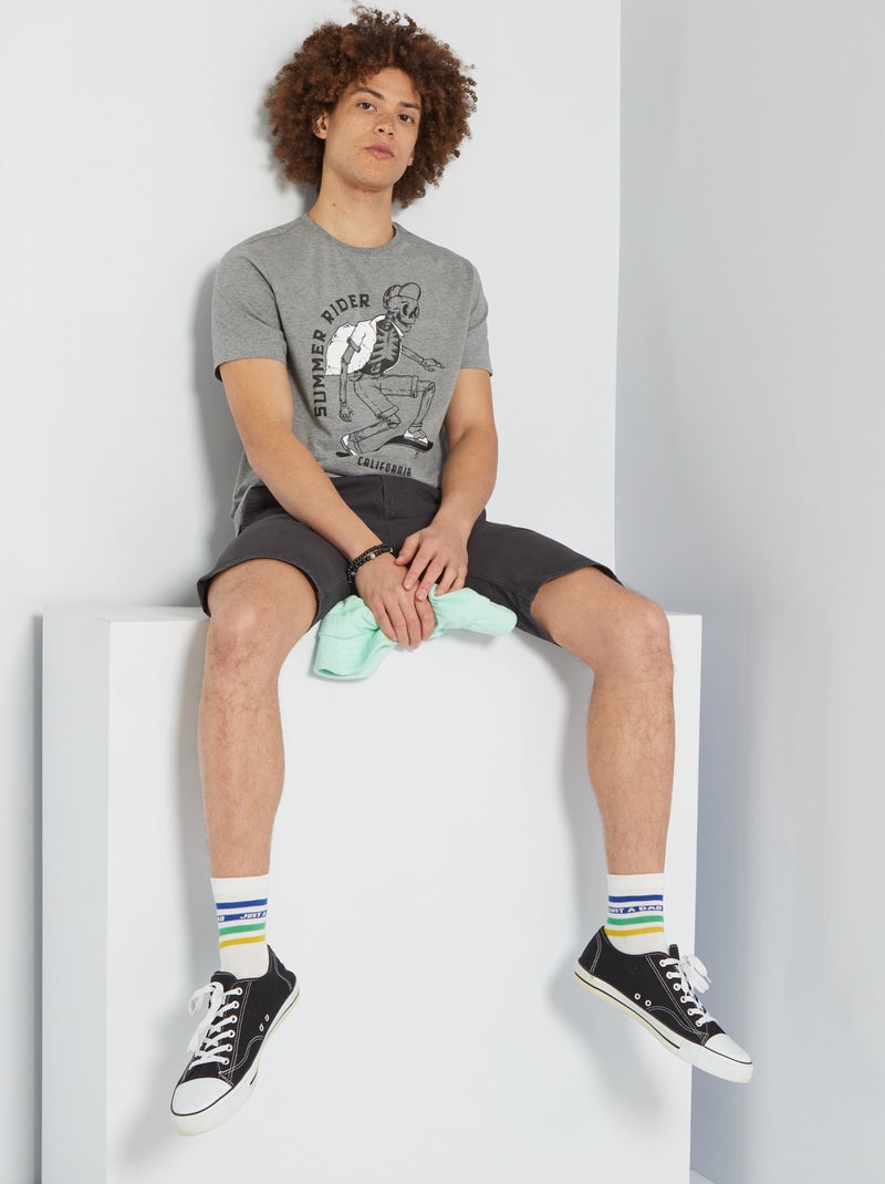 T-shirt em jersey com estampado em relevo CINZA - Kiabi
