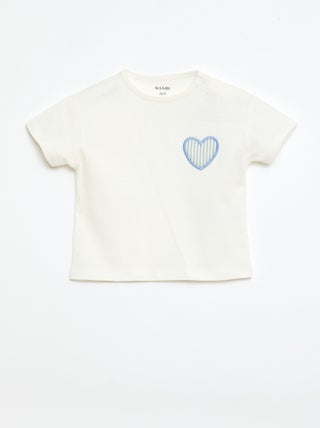 T-shirt em jersey de algodão com patch de coração