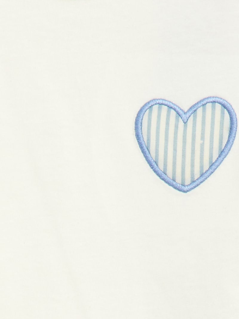 T-shirt em jersey de algodão com patch de coração Branco - Kiabi