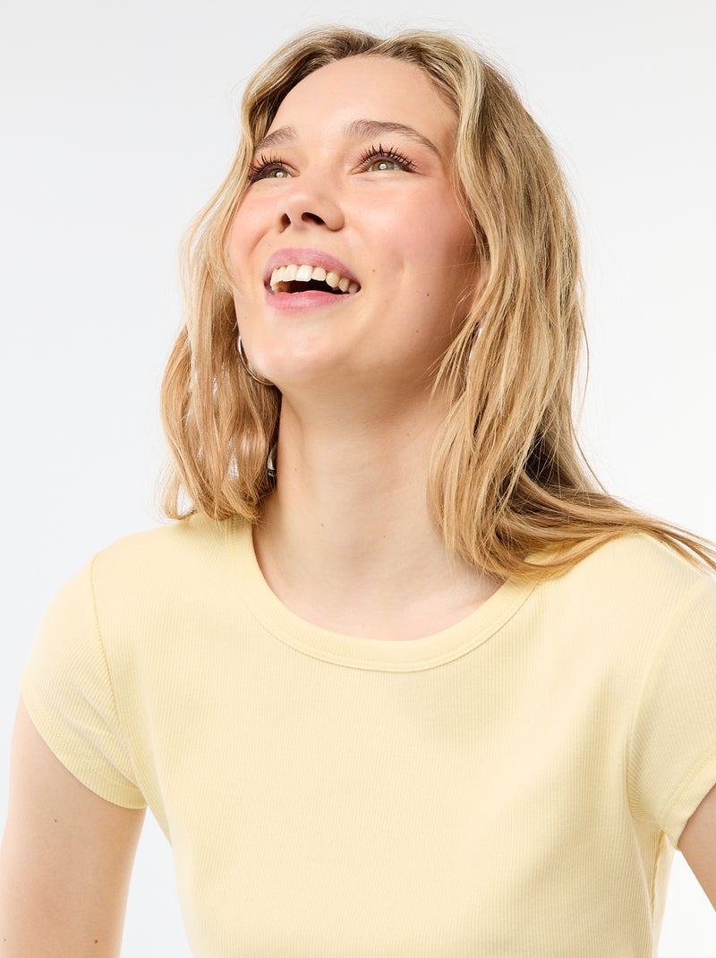 T-shirt em jersey de mangas curtas com textura canelada Amarelo - Kiabi