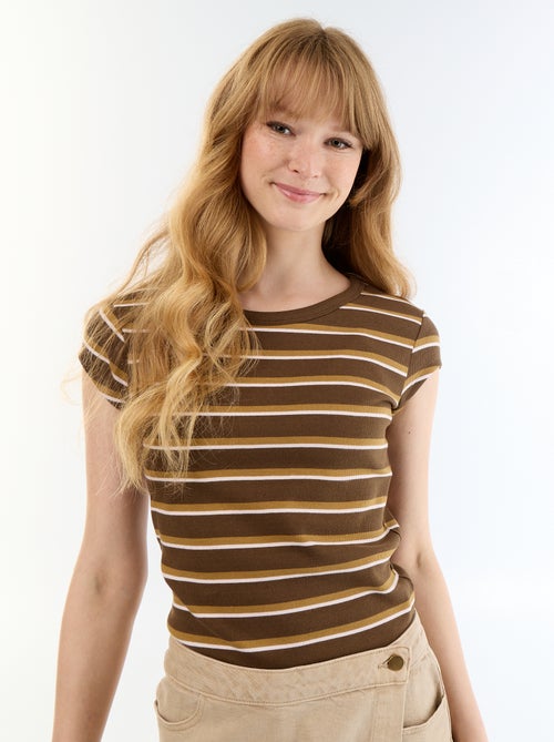 T-shirt em jersey de mangas curtas com textura canelada - Kiabi T-shirt em jersey de mangas curtas com textura canelada - Kiabi