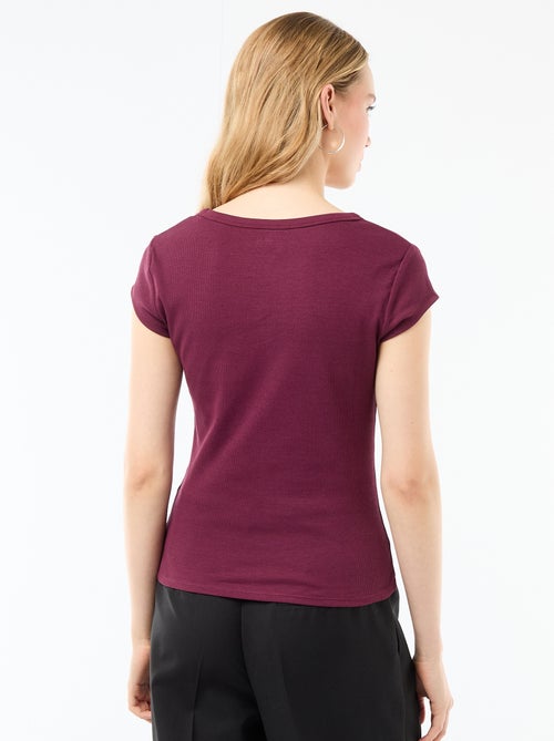 T-shirt em jersey de mangas curtas com textura canelada - Kiabi T-shirt em jersey de mangas curtas com textura canelada - Kiabi