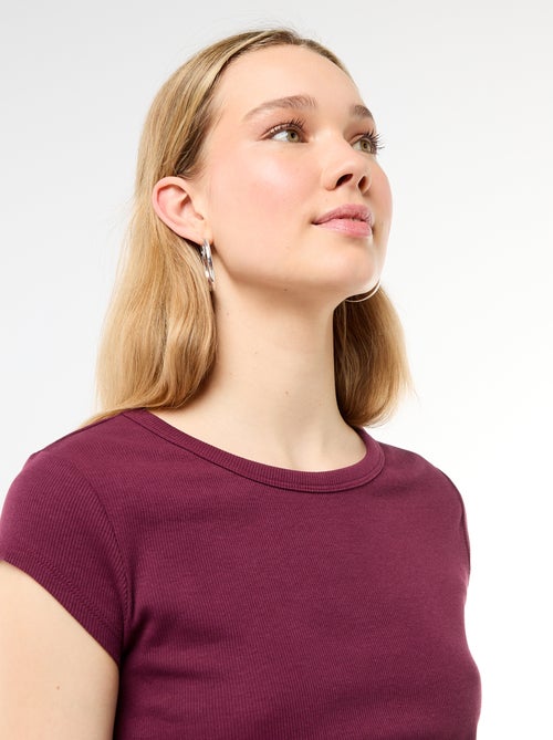 T-shirt em jersey de mangas curtas com textura canelada - Kiabi T-shirt em jersey de mangas curtas com textura canelada - Kiabi