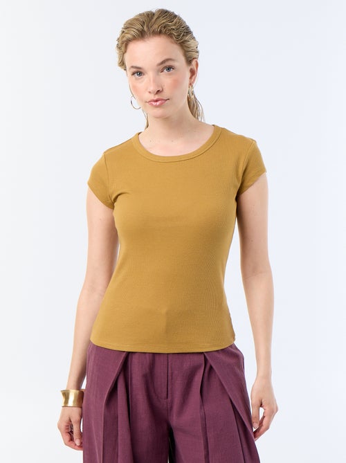 T-shirt em jersey de mangas curtas com textura canelada - Kiabi T-shirt em jersey de mangas curtas com textura canelada - Kiabi