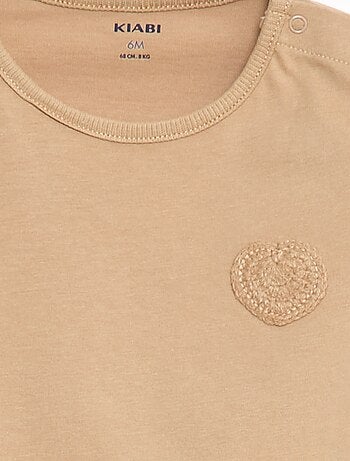 T-shirt em jersey que abre com molas de pressão no ombro