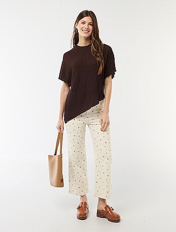 T-shirt em malha com base assimétrica