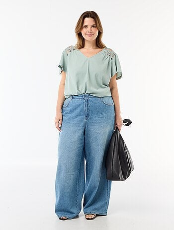 T-shirt em malha crepe e macramé