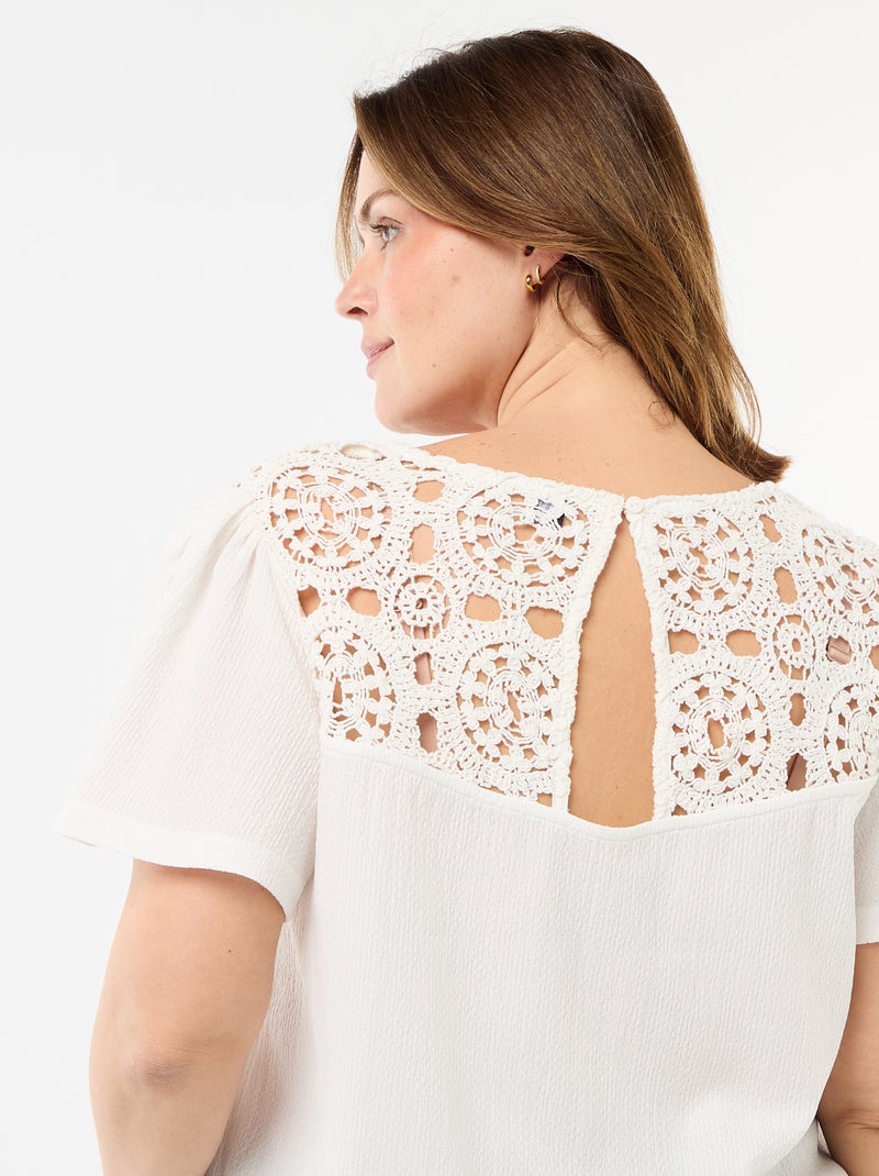 T-shirt em malha crepe e macramé Branco - Kiabi