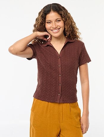T-shirt em malha croché com colarinho de polo