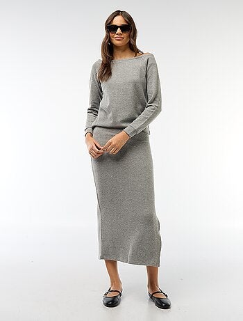 T-shirt em malha macia com decote bardot