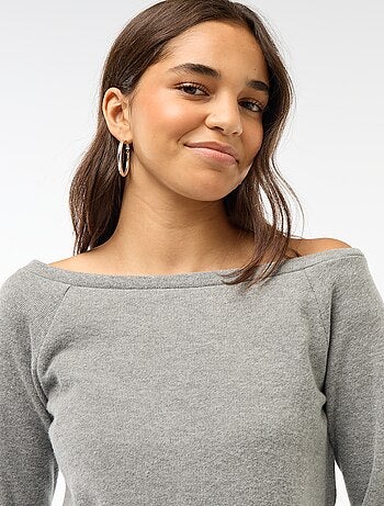 T-shirt em malha macia com decote bardot