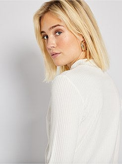 T-shirt em malha nervurada com gola subida - Kiabi