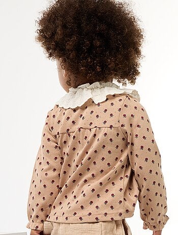 T-shirt em malha piqué com gola bordada