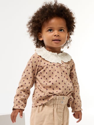 T-shirt em malha piqué com gola bordada